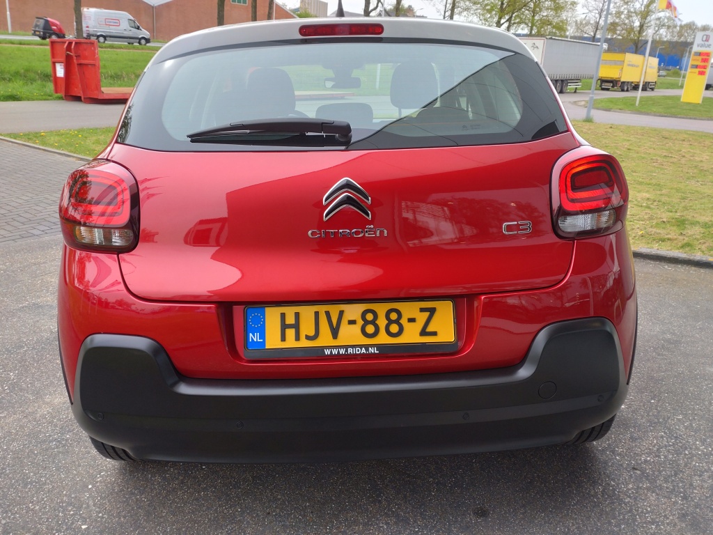 44321763-4.jpg