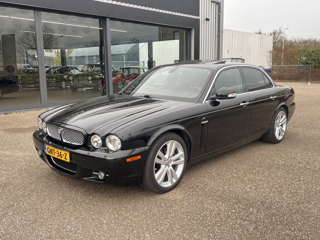 49409556-1.jpg