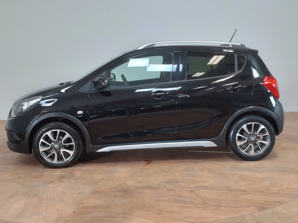 52033404-2.jpg